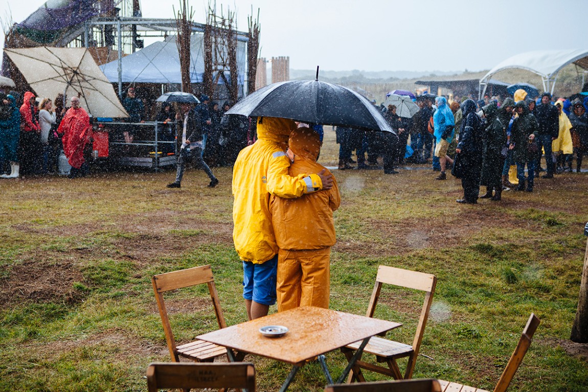 De gele jassenparade