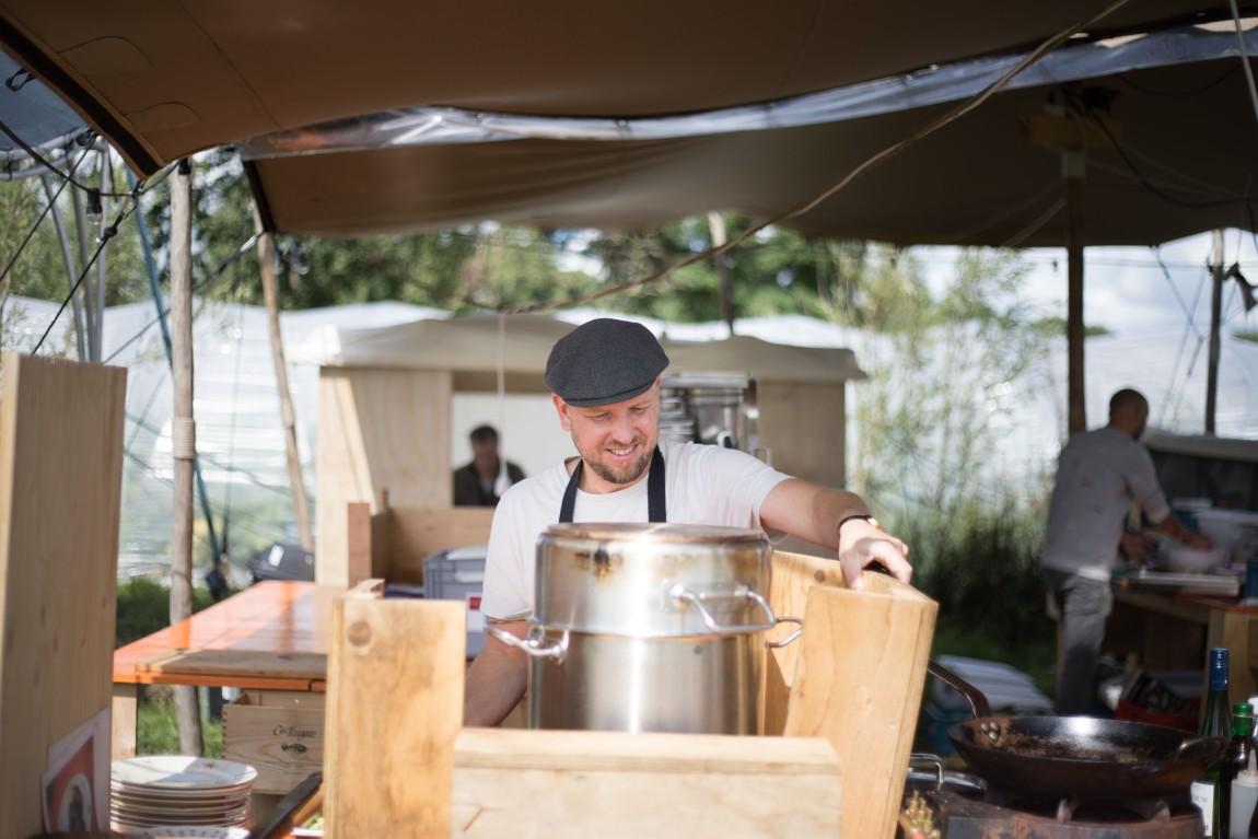 Oogsten, koken, eten: een fotoverslag van een weekend op Ús Hôf